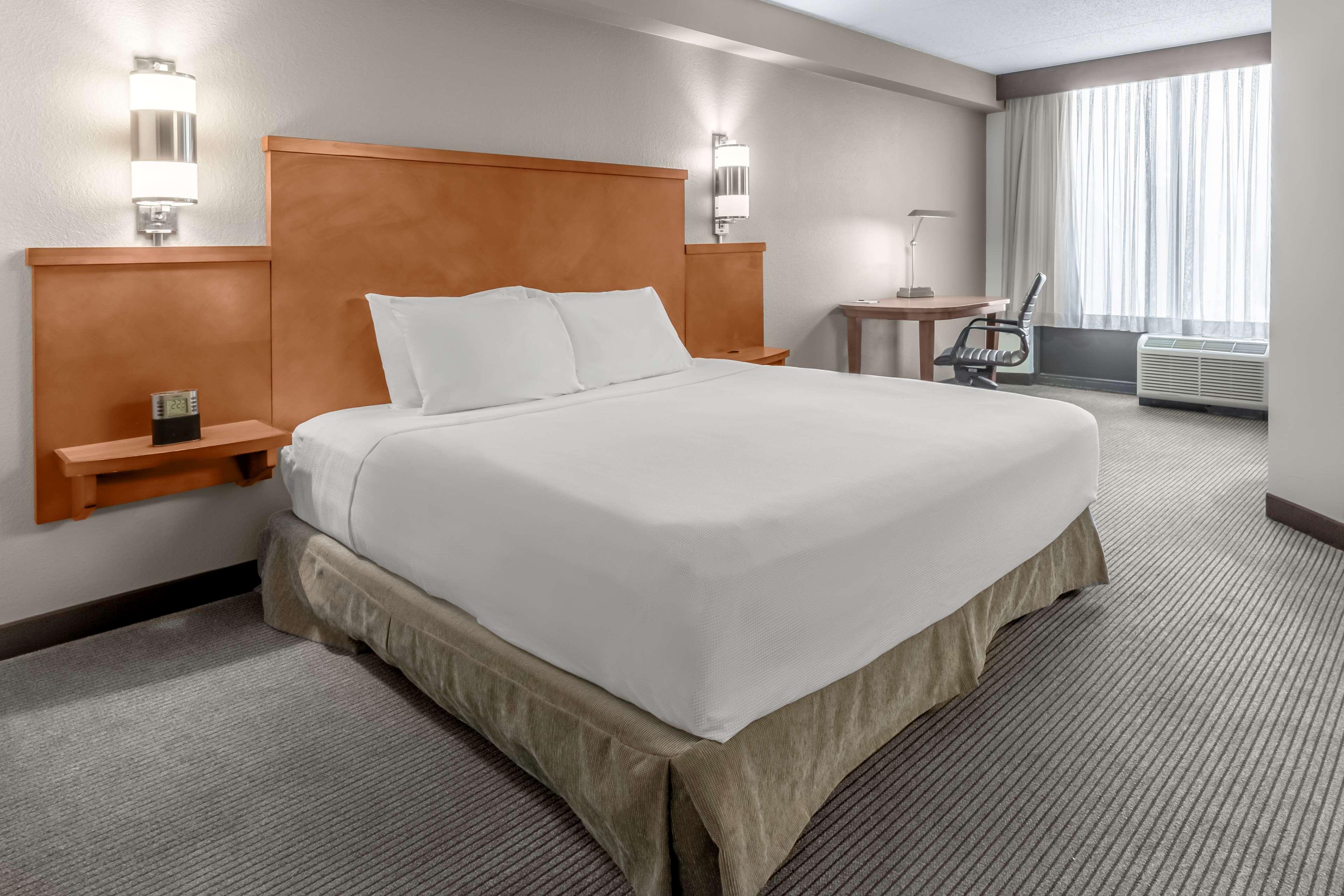 Hyatt Place Charlotte Airport Billy Graham Parkway מראה חיצוני תמונה