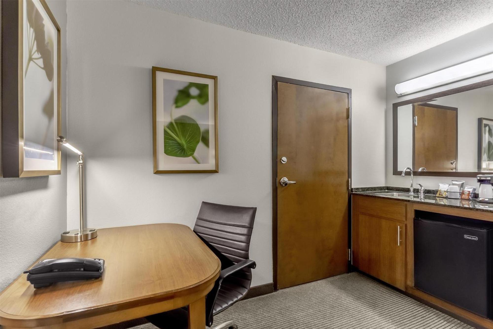 Hyatt Place Charlotte Airport Billy Graham Parkway מראה חיצוני תמונה
