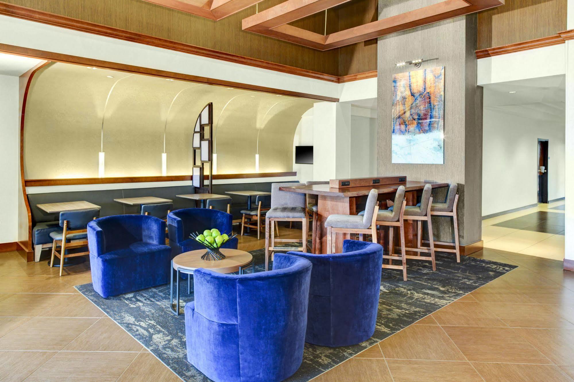 Hyatt Place Charlotte Airport Billy Graham Parkway מראה חיצוני תמונה